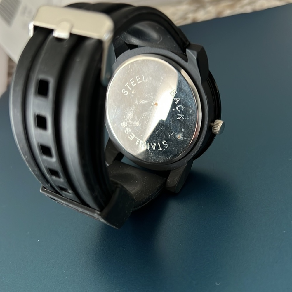 Watch - Picture 4 of 9